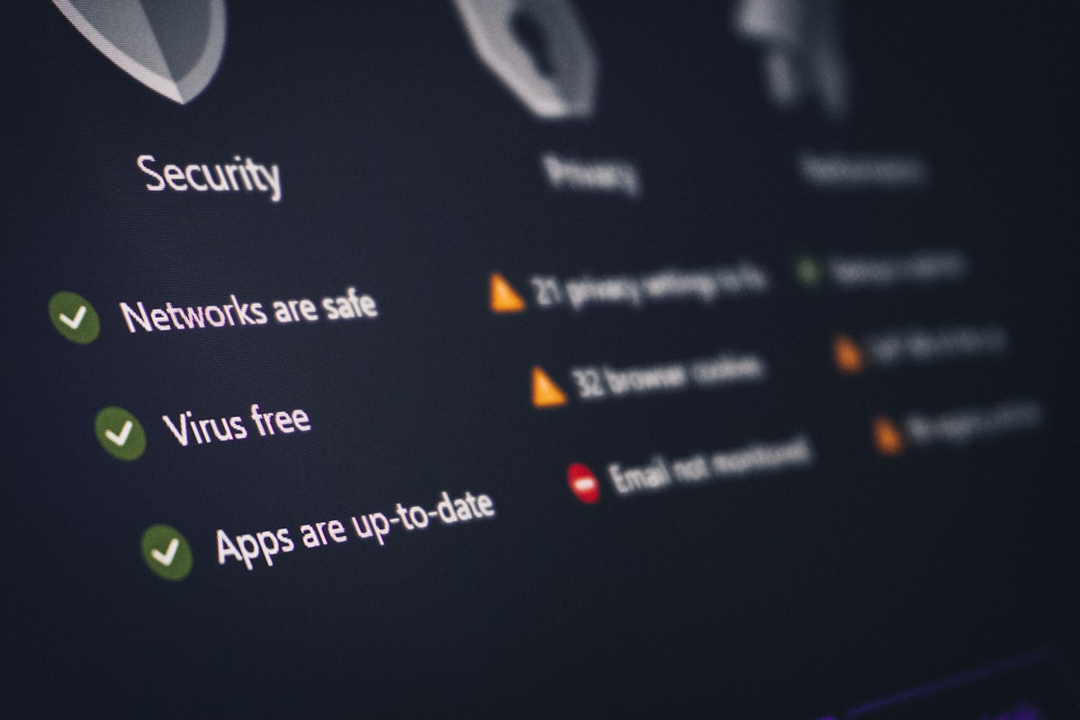 mail2tor - A security and privacy dashboard with its status.